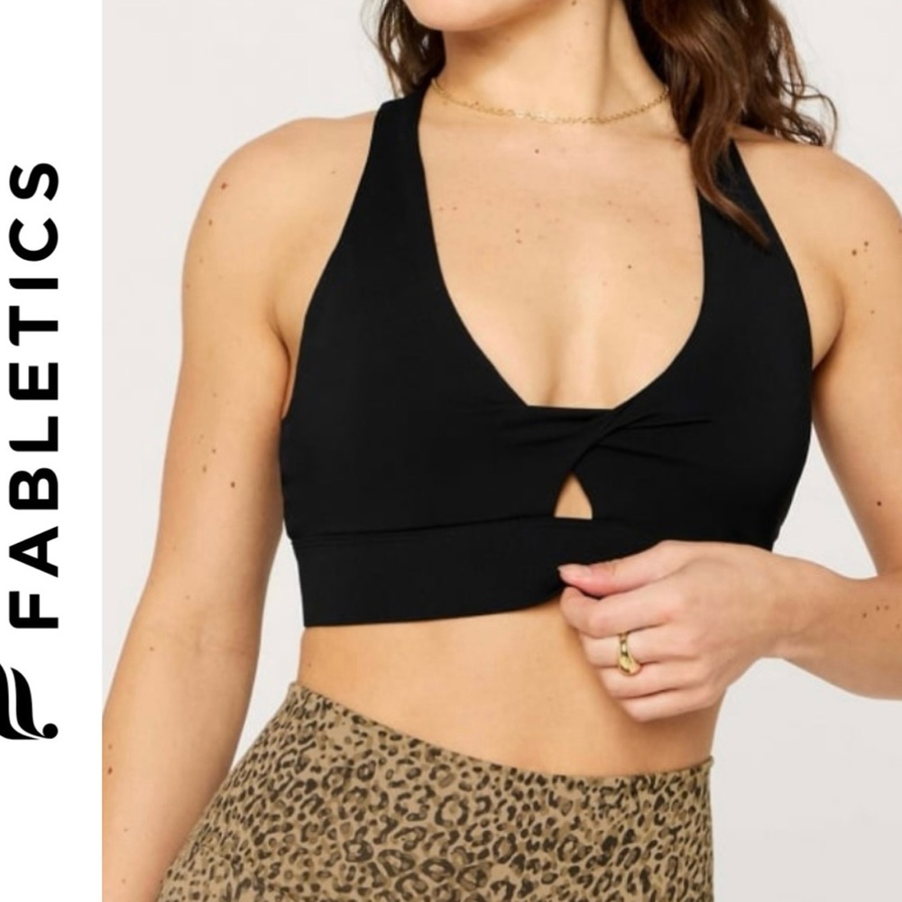 Fabletics Women’s Sz S? Black Oasis Twist Medium‎ Impact Sports Bra